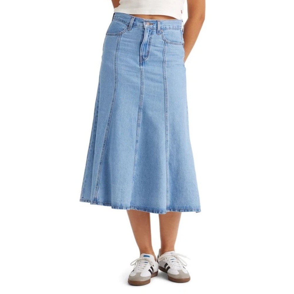 Levi’s || Fit and Flare Denim Midi Skirt Blue 31‎